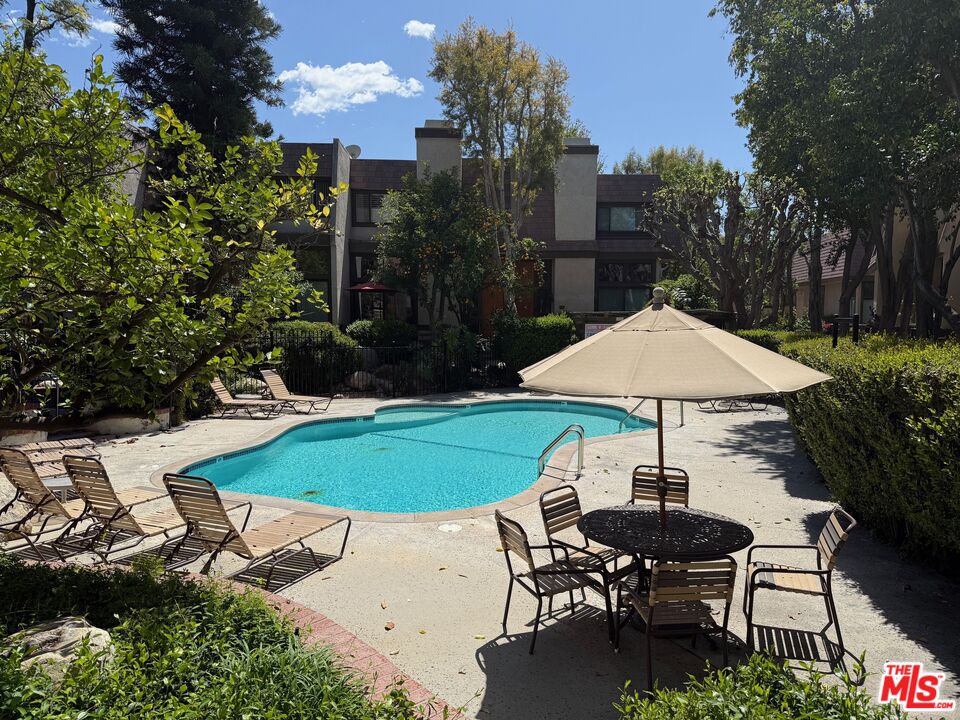 9000 Vanalden Ave Unit: 117