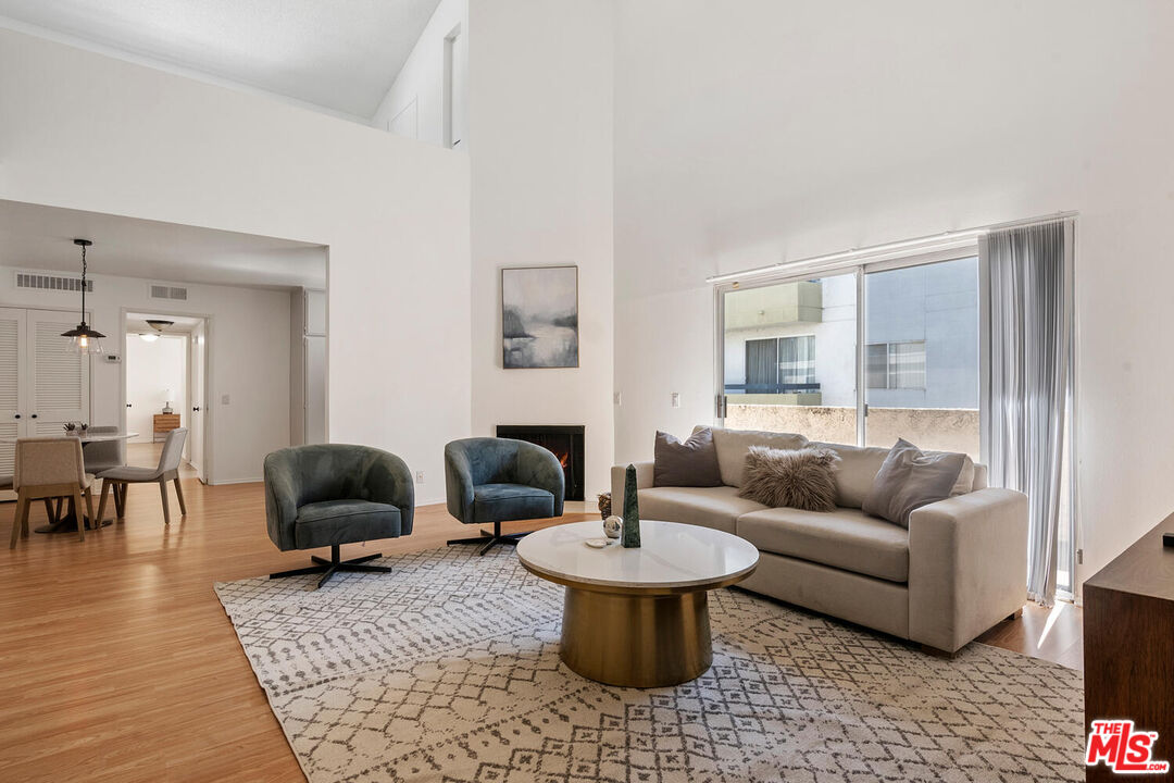 7005 Jordan Ave Unit: 215