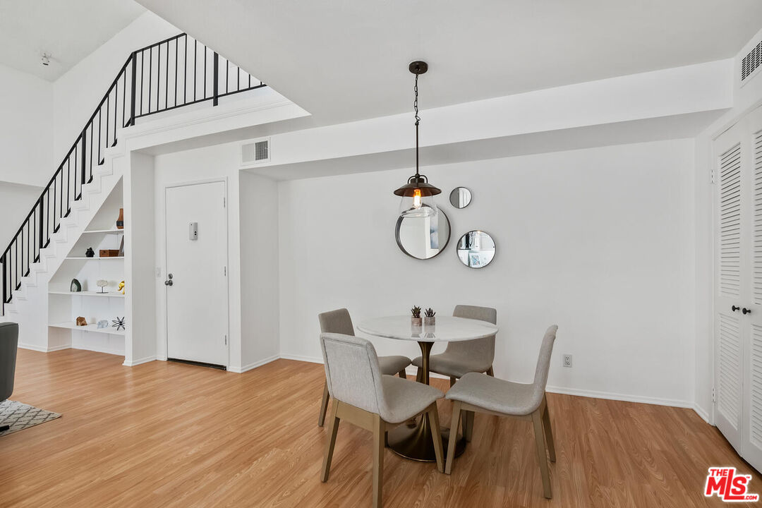 7005 Jordan Ave Unit: 215