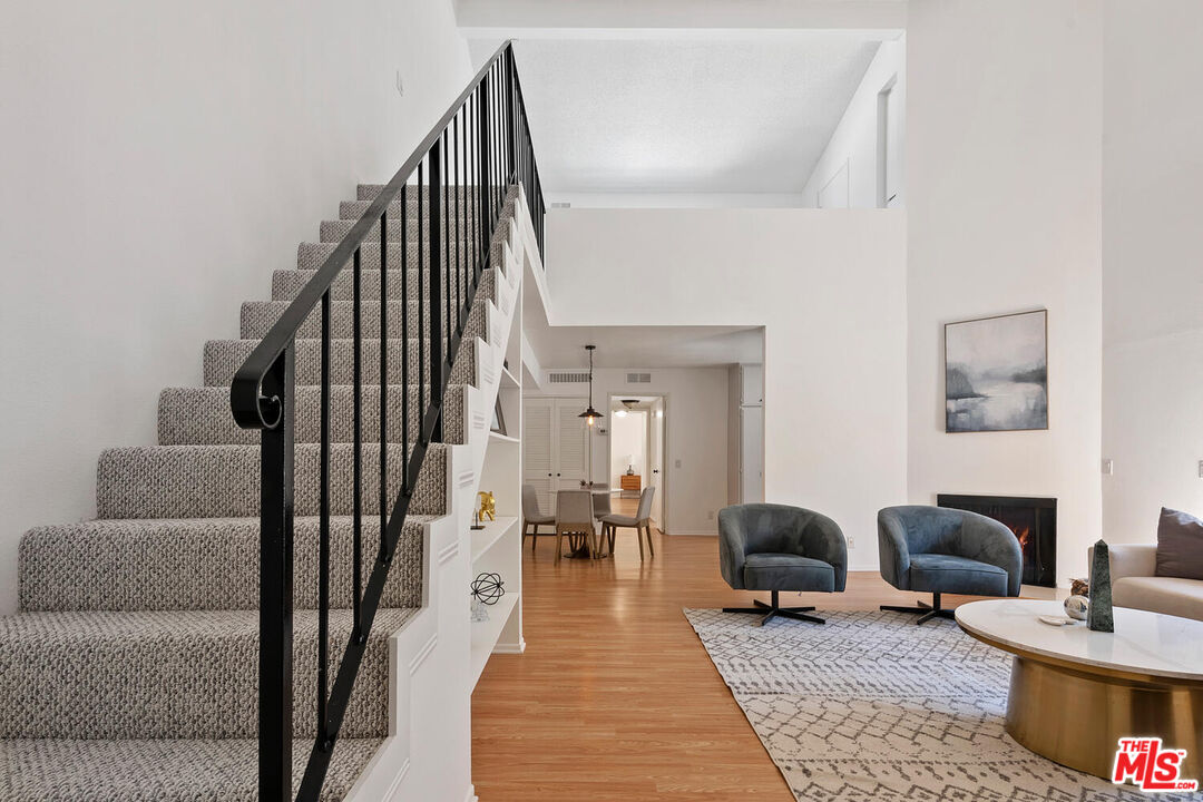 7005 Jordan Ave Unit: 215