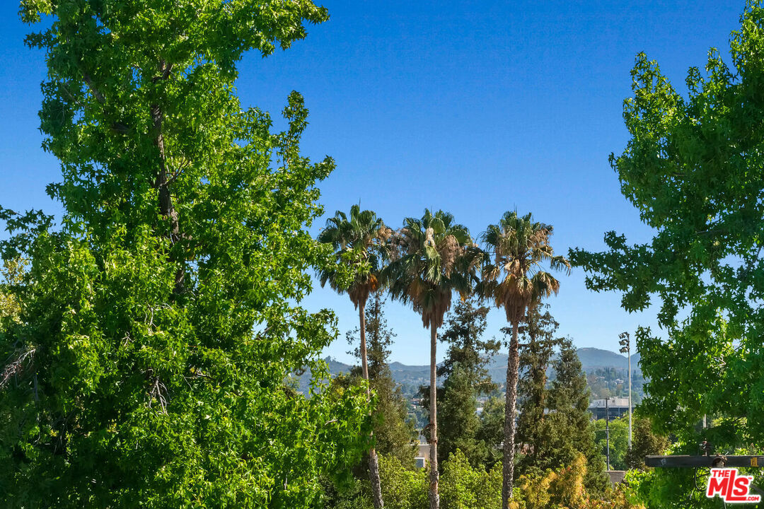 7005 Jordan Ave Unit: 215