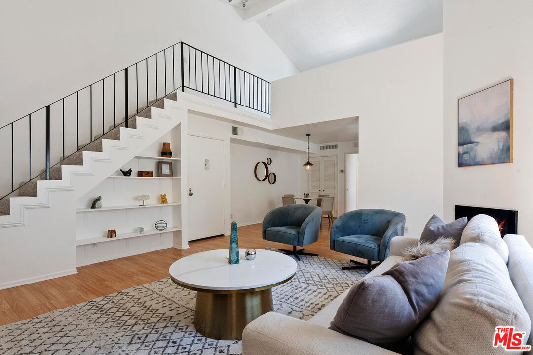 7005 Jordan Ave Unit: 215