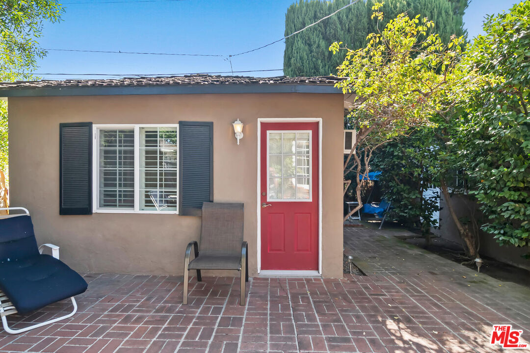 4208 Farmdale Ave