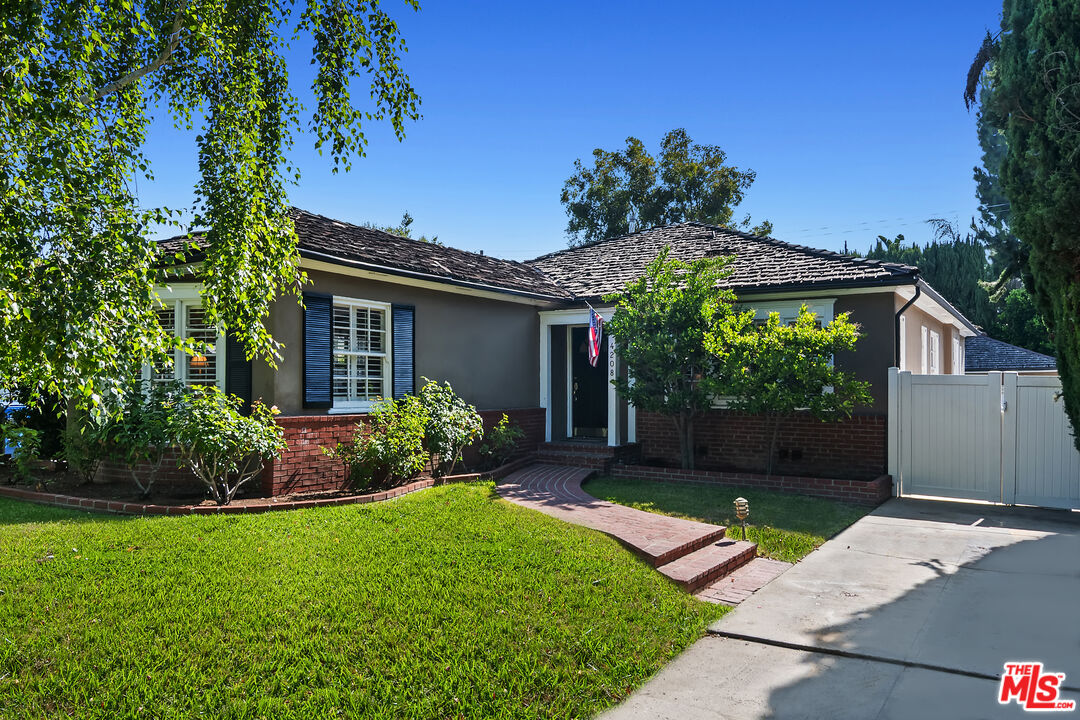 4208 Farmdale Ave