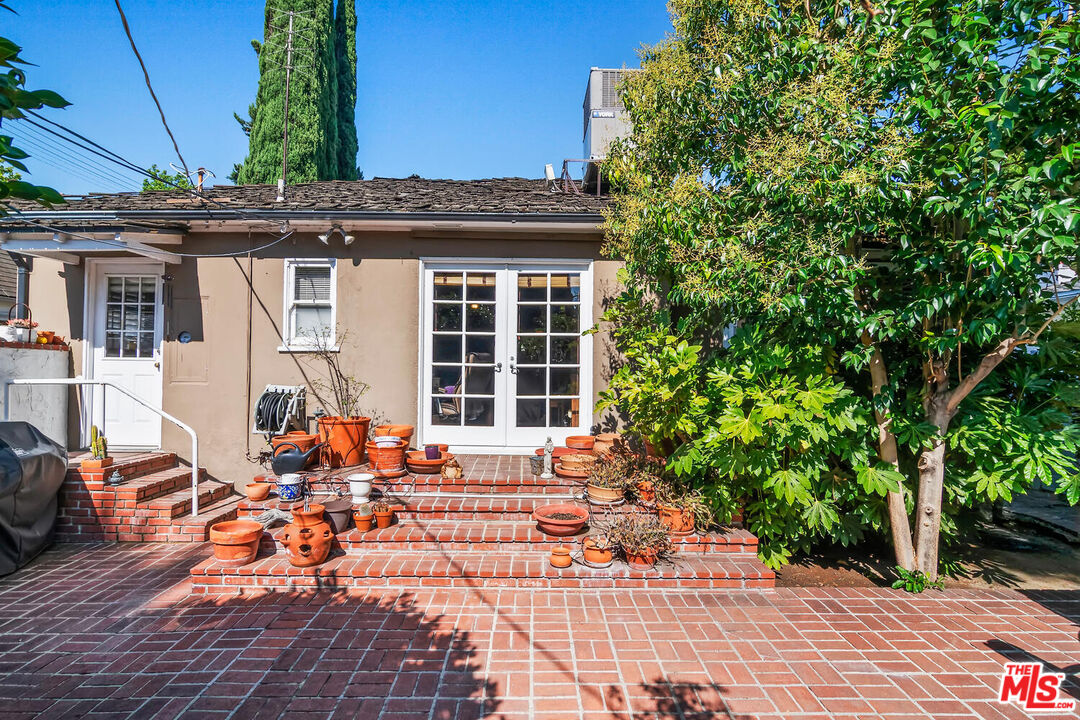 4208 Farmdale Ave