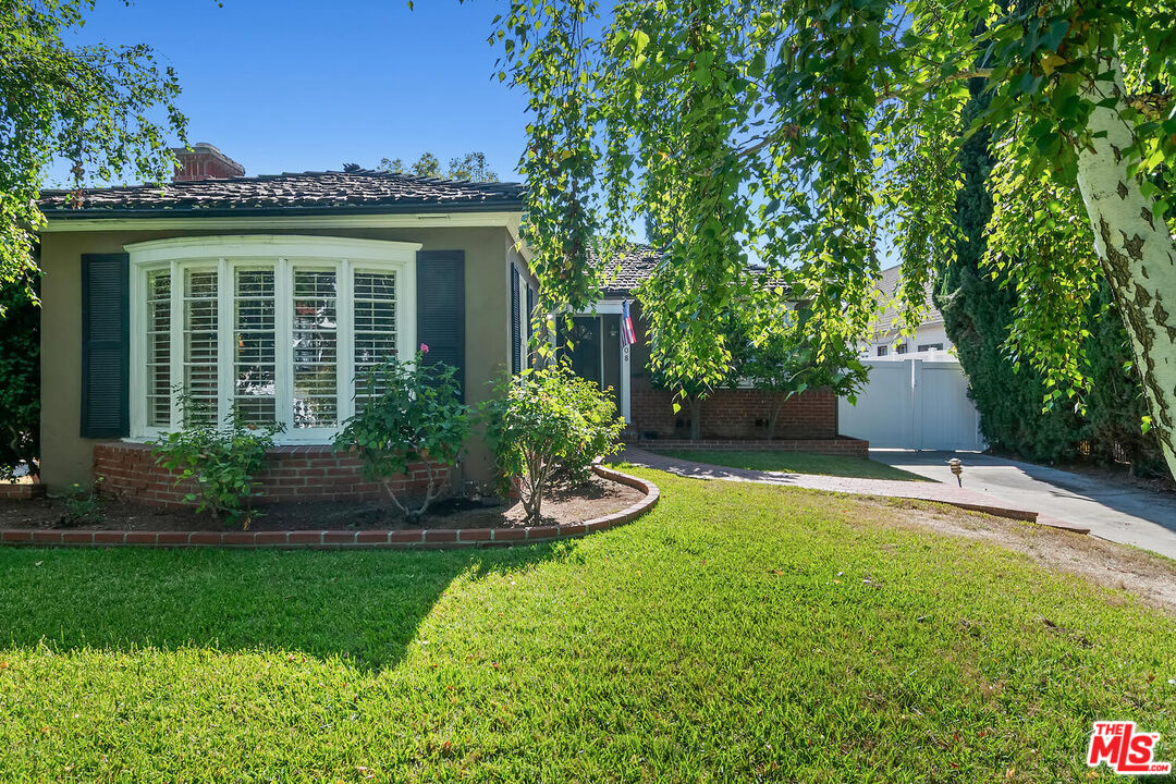 4208 Farmdale Ave