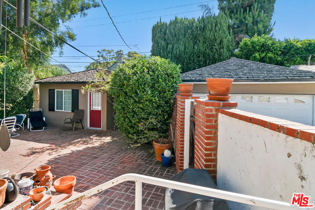 4208 Farmdale Ave