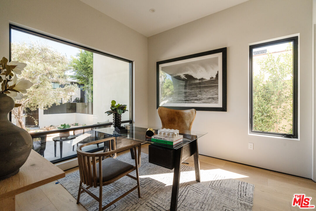 819 N Ogden Dr