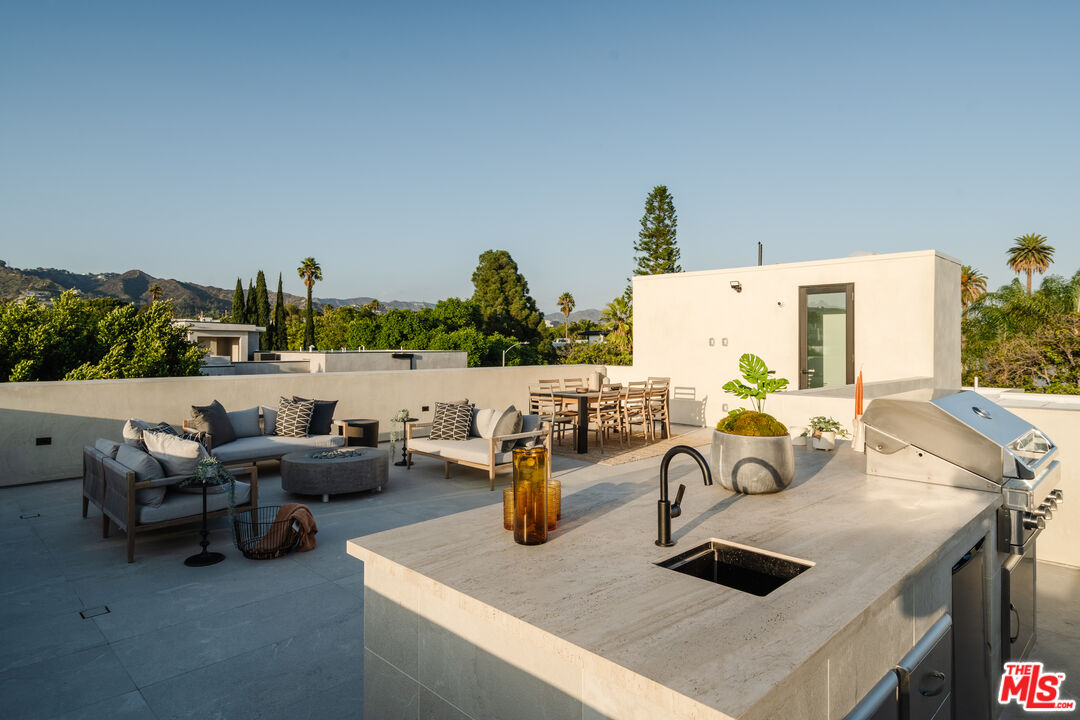 819 N Ogden Dr