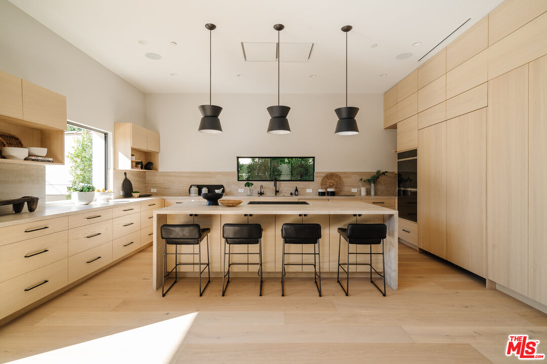 819 N Ogden Dr