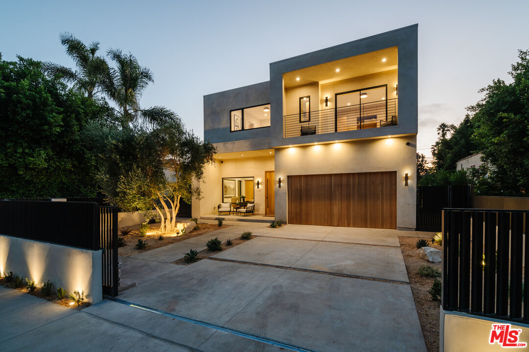 819 N Ogden Dr