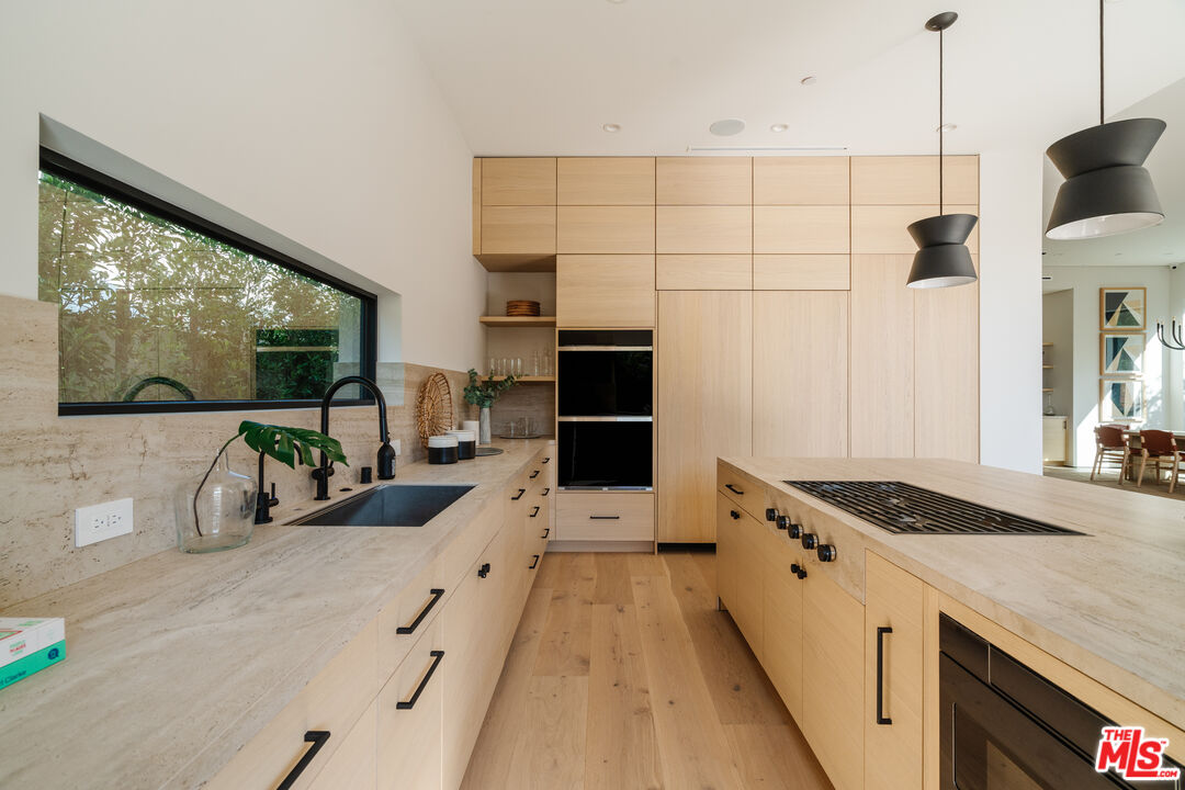 819 N Ogden Dr