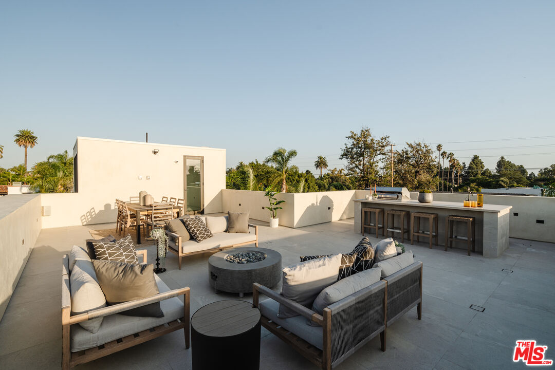 819 N Ogden Dr