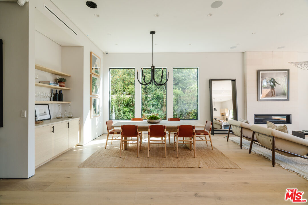 819 N Ogden Dr