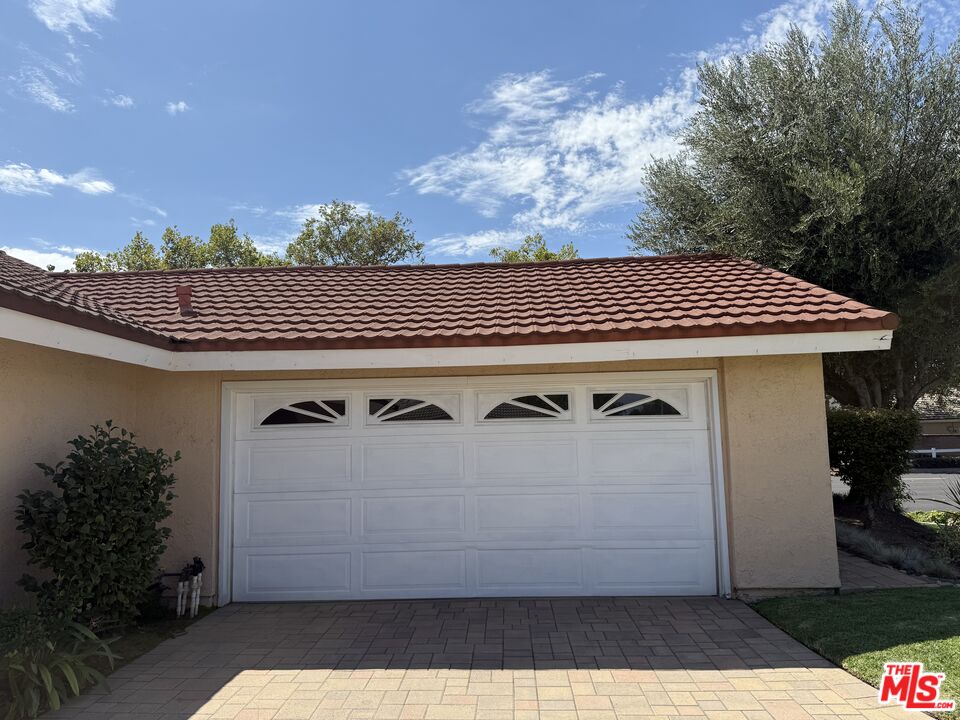 1490 Stonehenge Dr