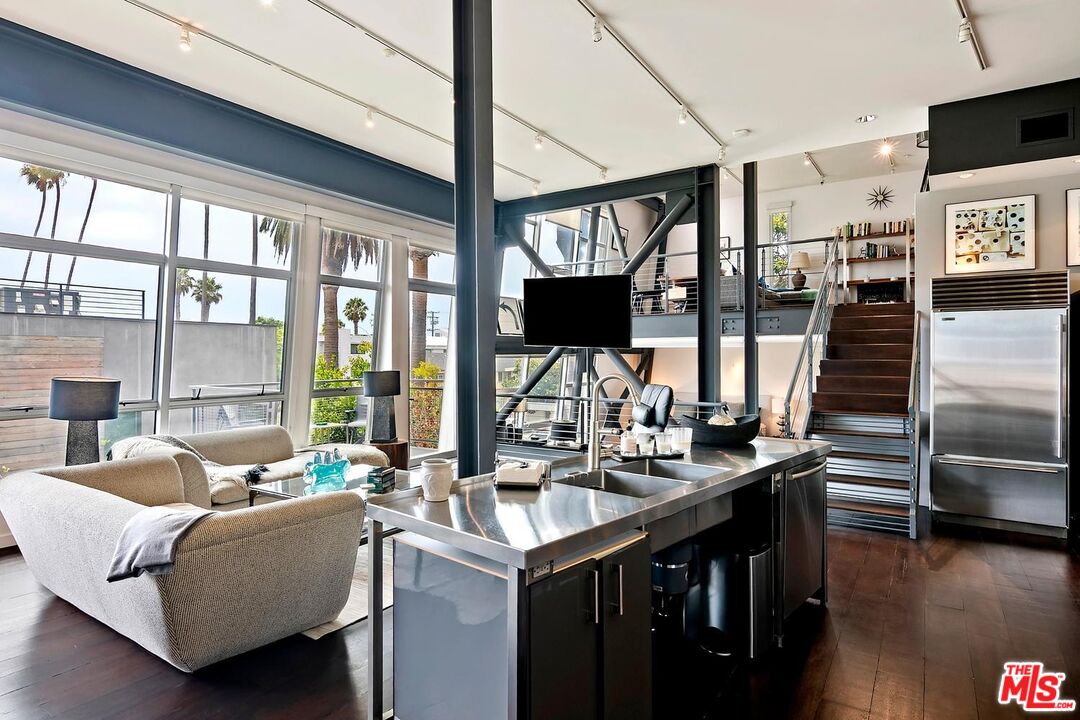 1513 9th St Unit: 3