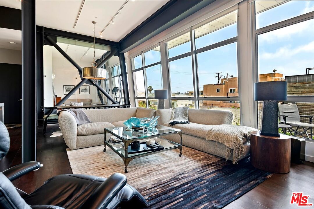 1513 9th St Unit: 3