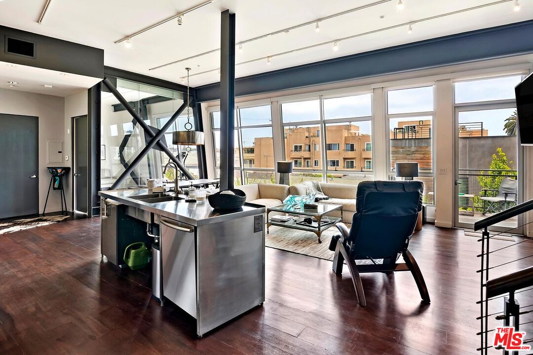 1513 9th St Unit: 3