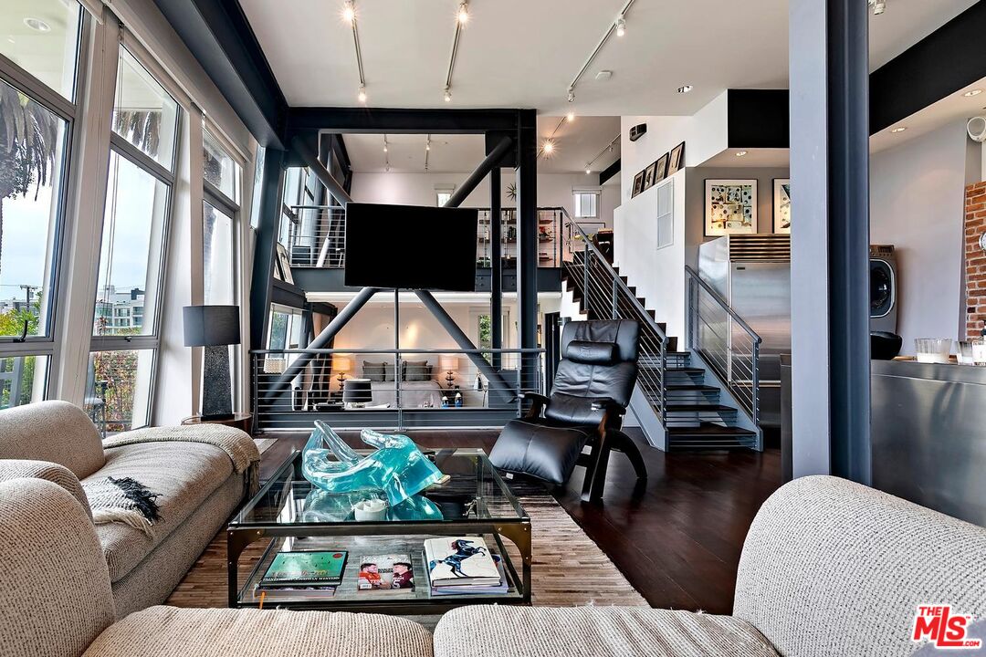 1513 9th St Unit: 3
