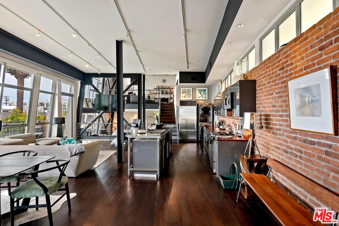 1513 9th St Unit: 3