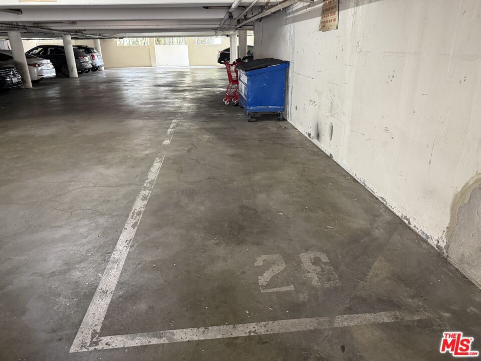 1550 N Laurel Ave Unit: 301