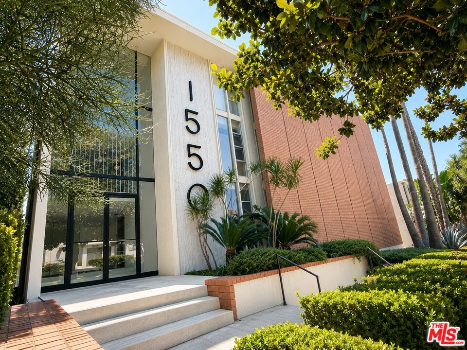 1550 N Laurel Ave Unit: 301