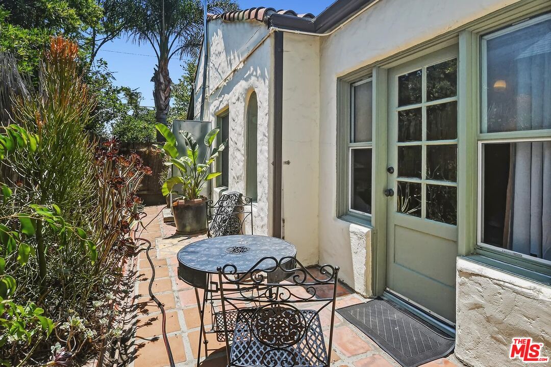 831 E Rio Grande St