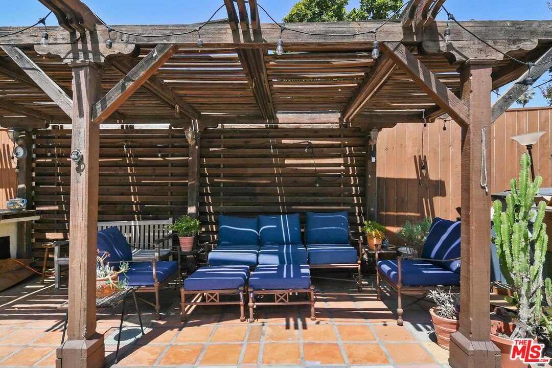 831 E Rio Grande St