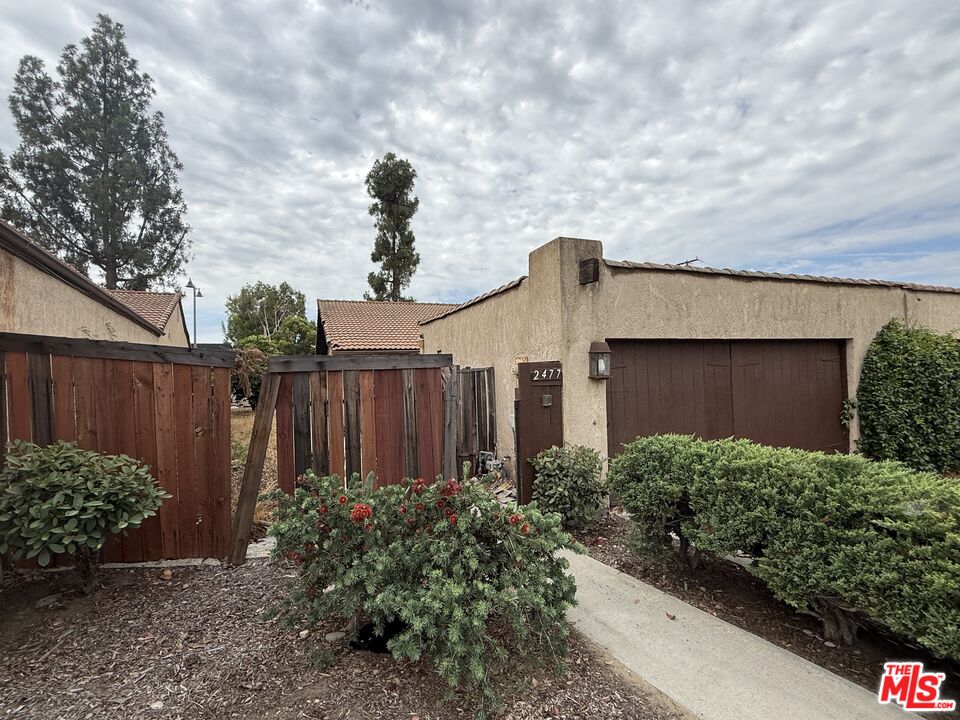 2477 Calle Villada Cir
