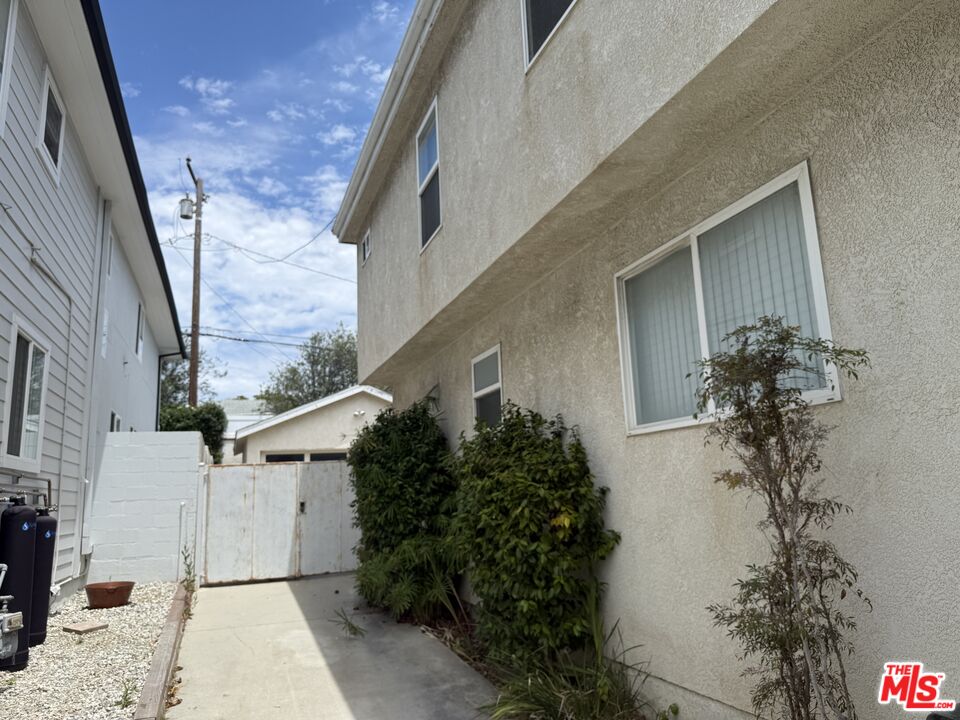 1212 S Irena Ave