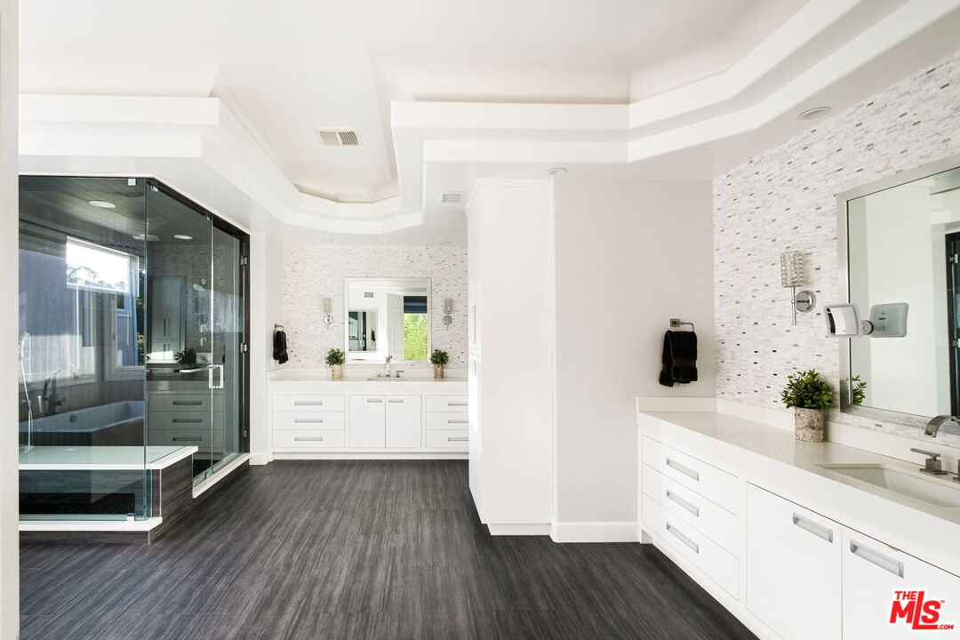 5325 Collingwood Cir