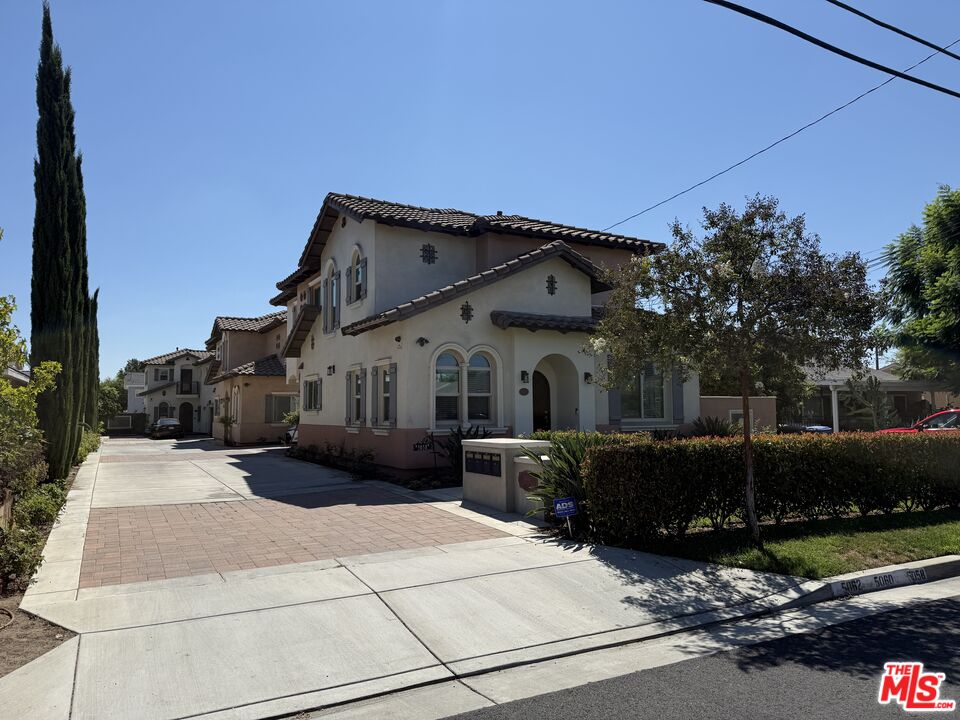 5066 Sultana Ave