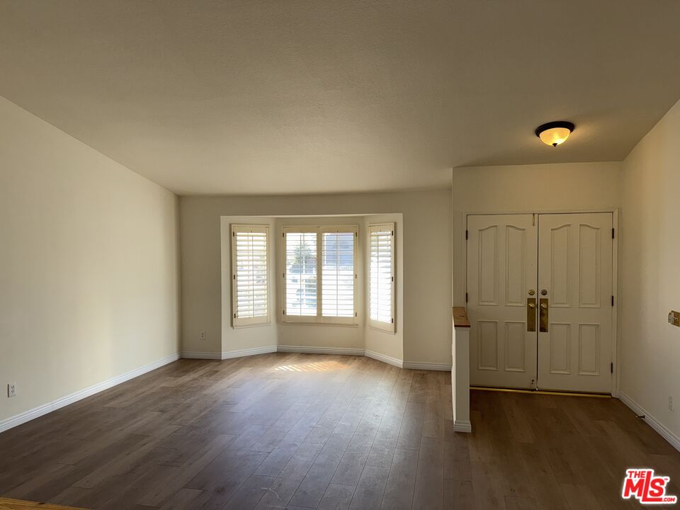 29030 Shadow Valley Ln