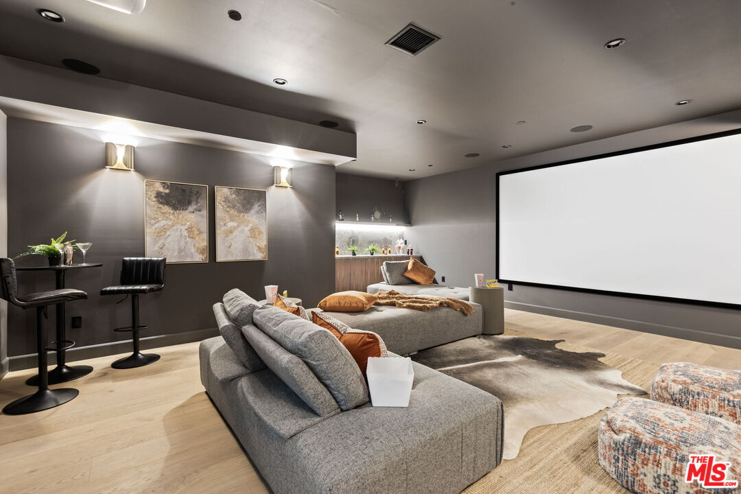 4624 Balboa Ave