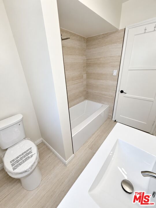 12811 Oxnard St Unit: 1