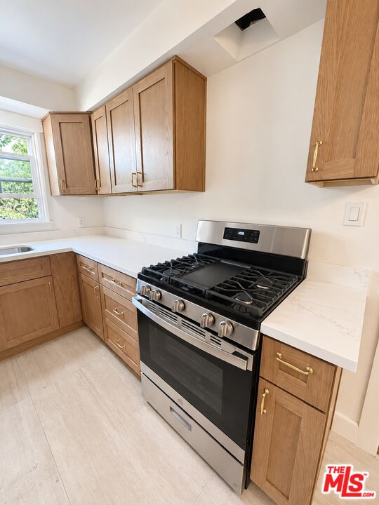 12811 Oxnard St Unit: 1