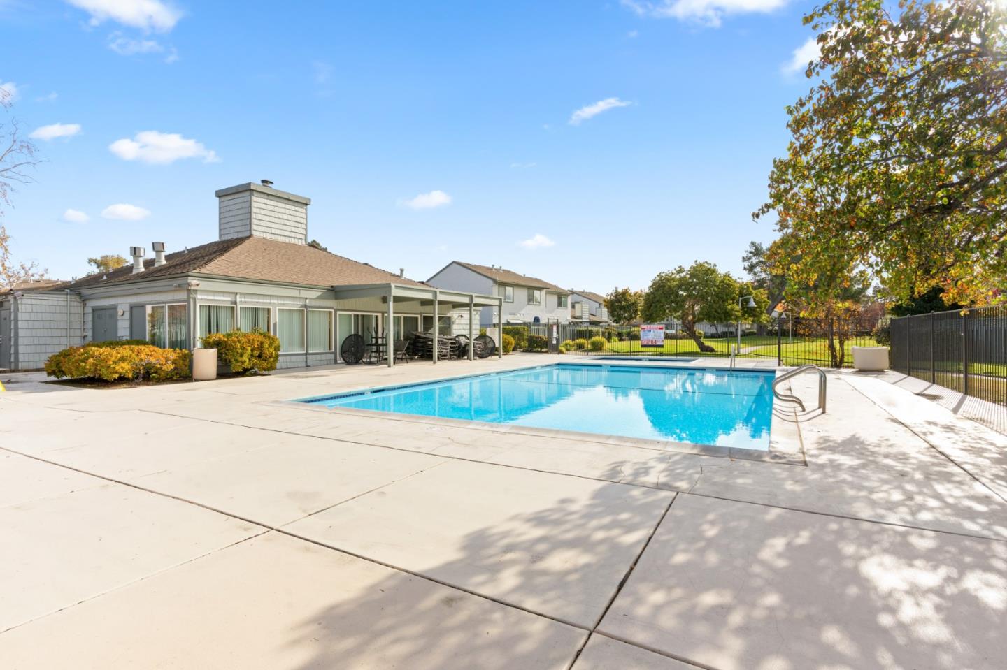 827 Cortez LN