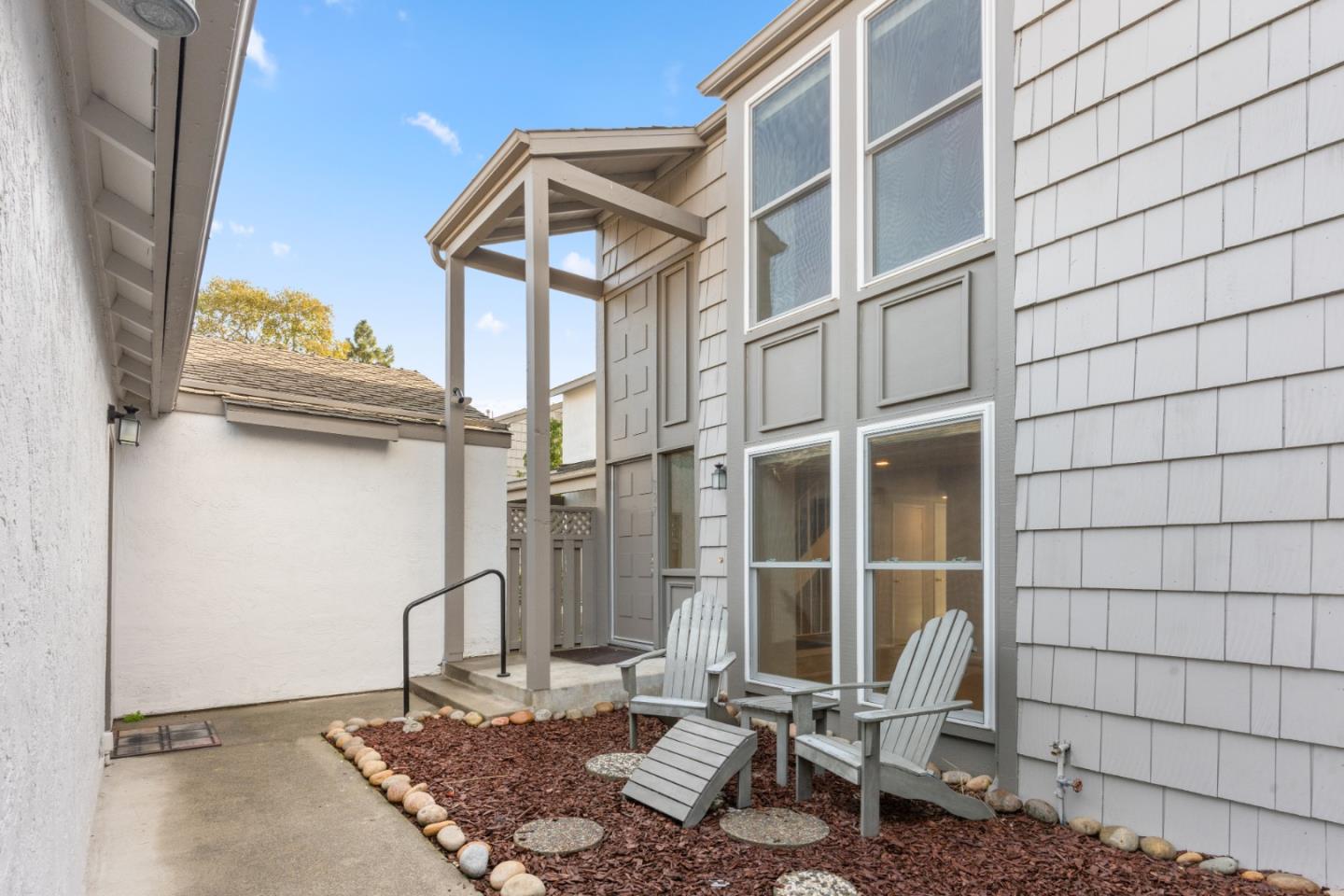 827 Cortez LN
