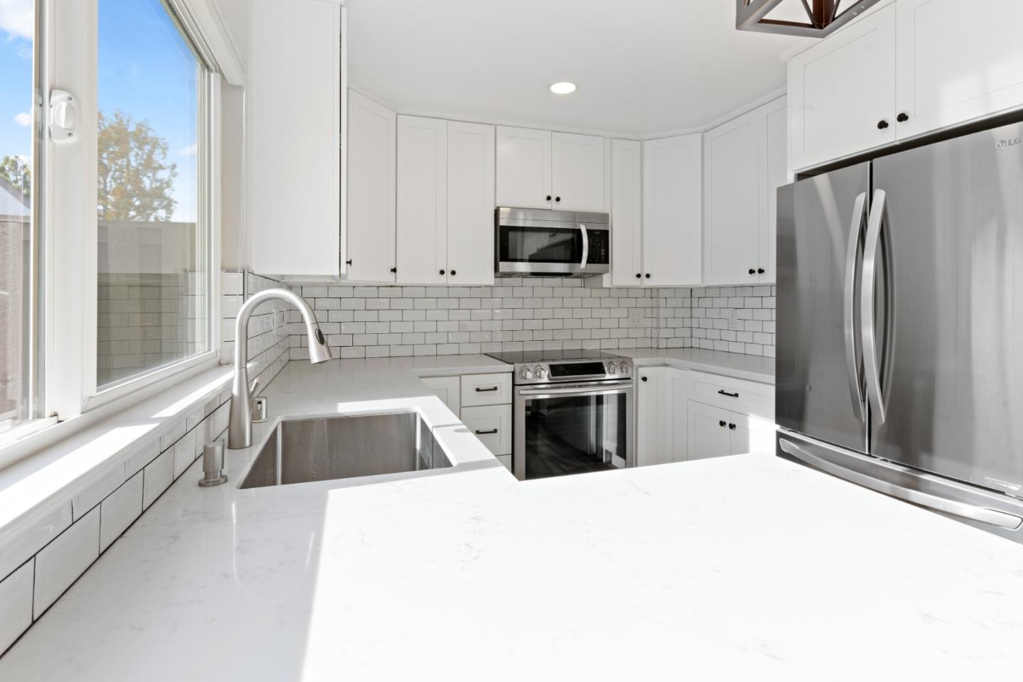 827 Cortez LN