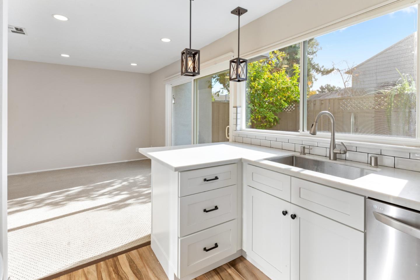 827 Cortez LN