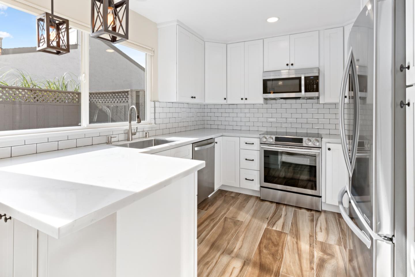 827 Cortez LN
