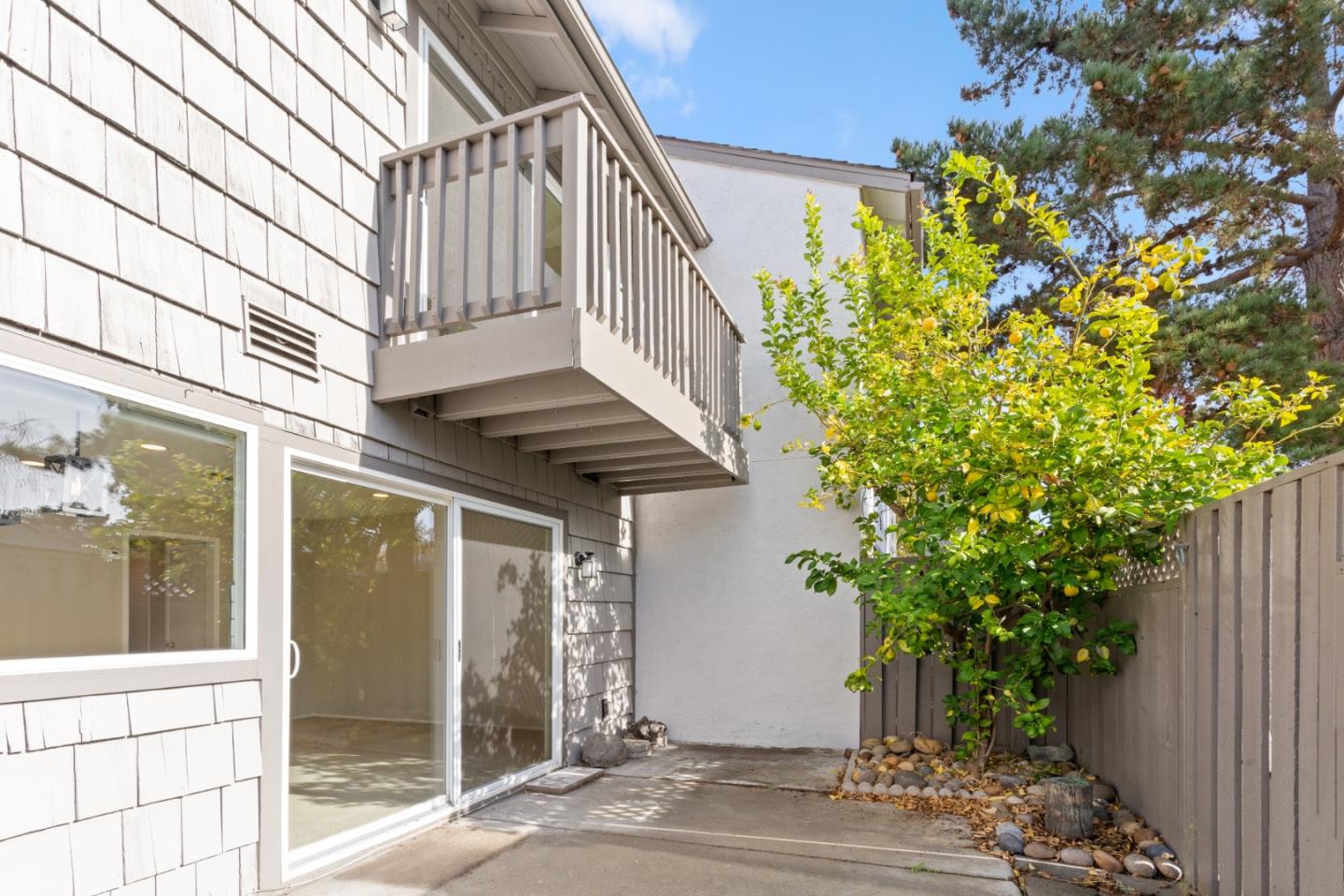 827 Cortez LN