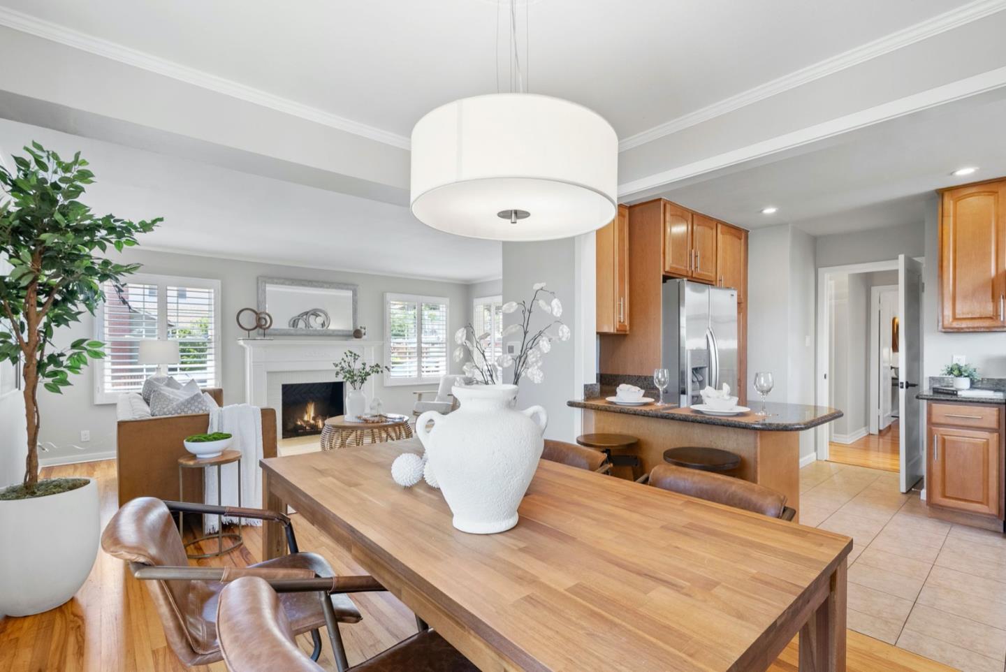 172 W 39th AVE