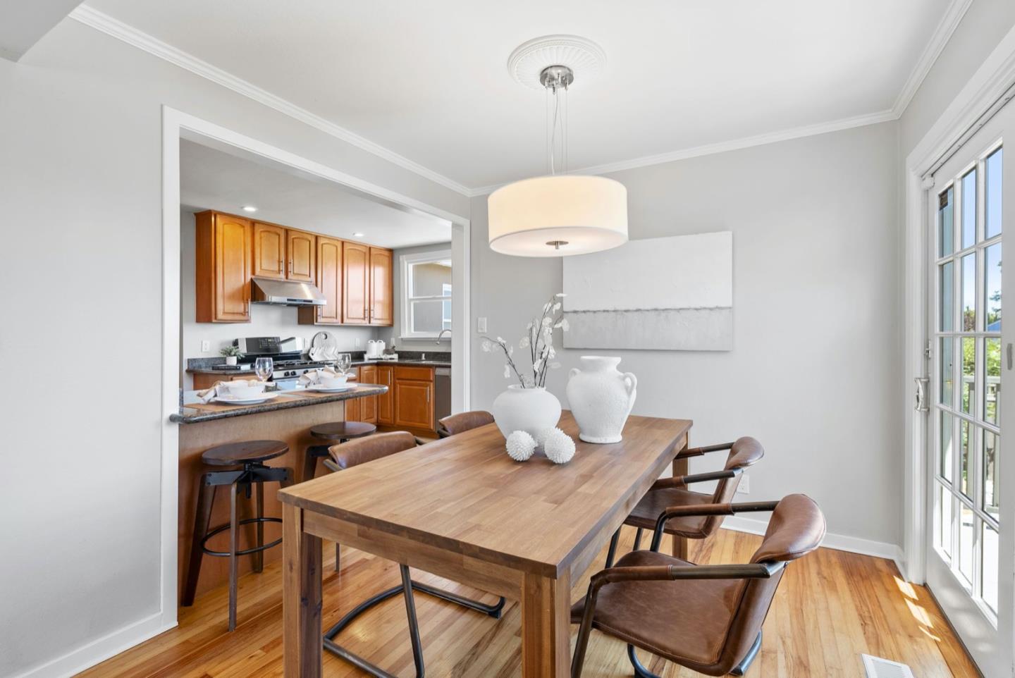 172 W 39th AVE