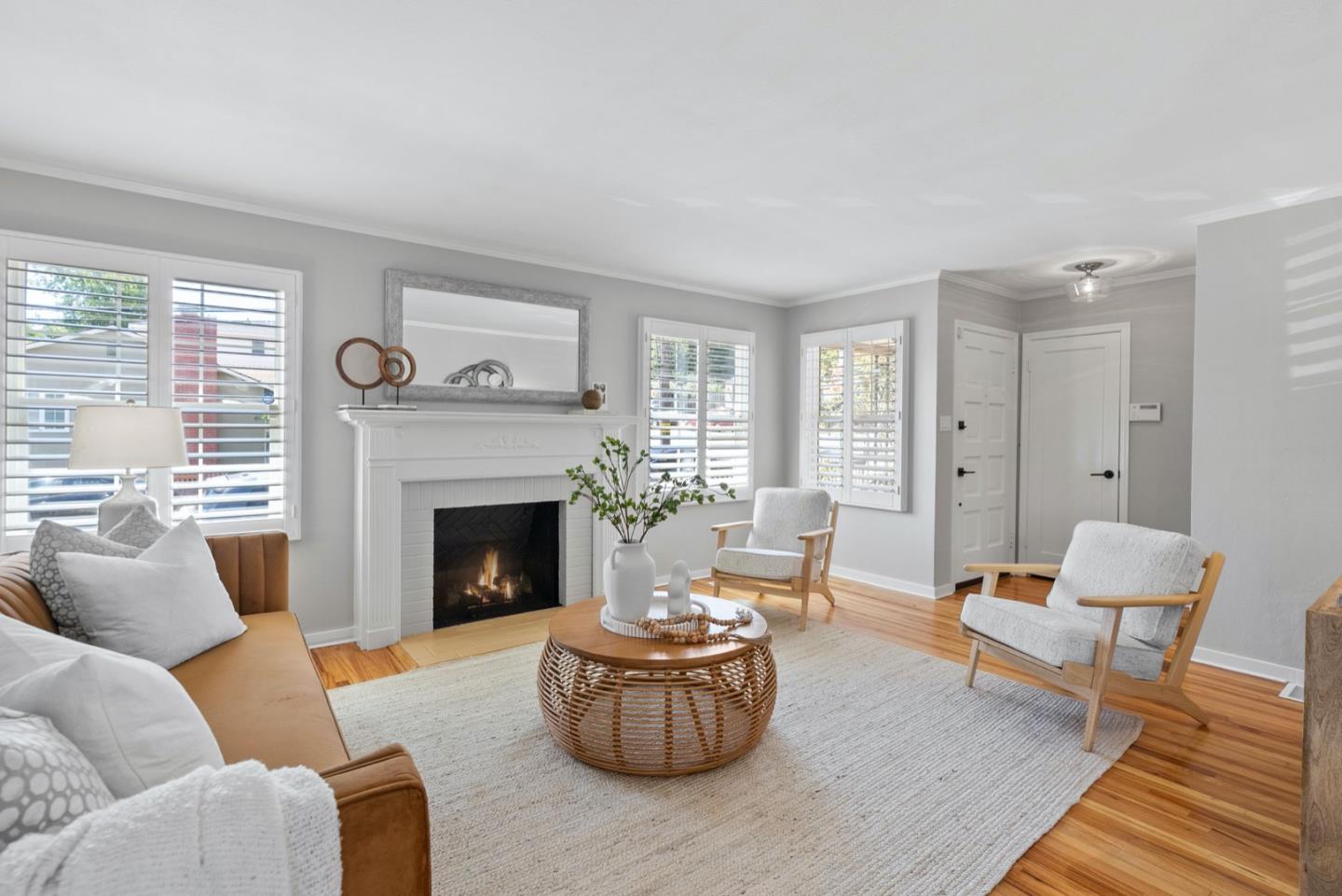 172 W 39th AVE
