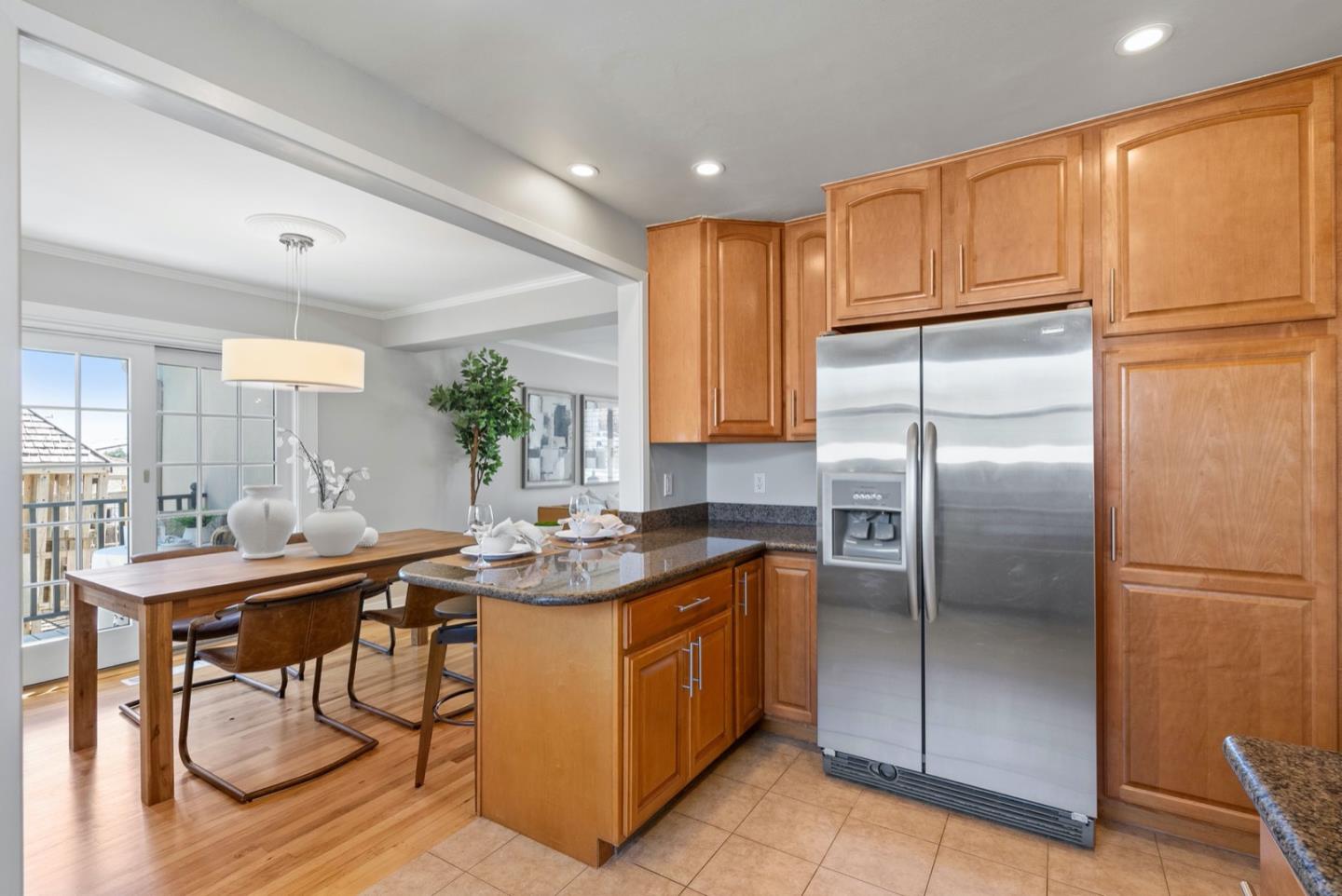 172 W 39th AVE