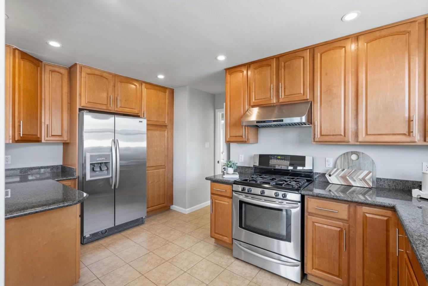 172 W 39th AVE