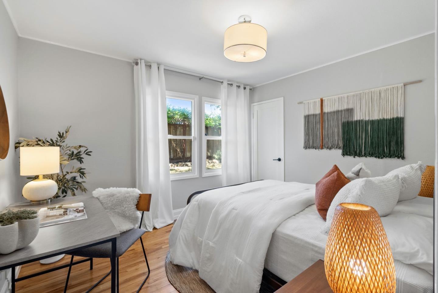 172 W 39th AVE