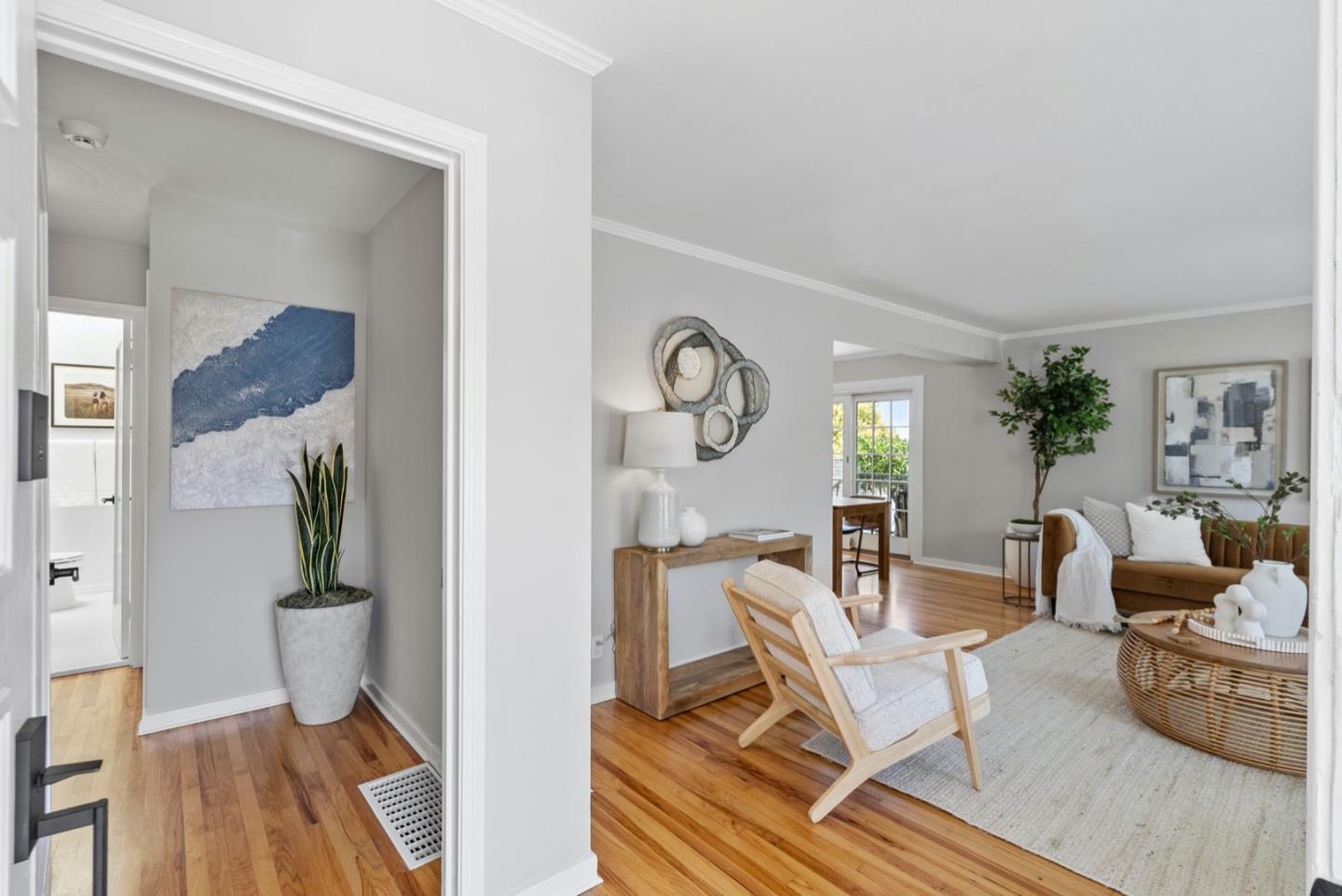 172 W 39th AVE