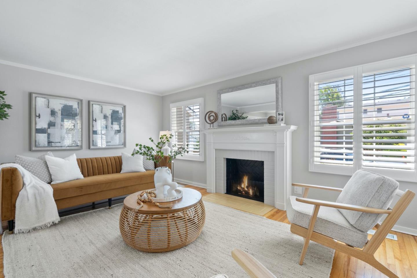 172 W 39th AVE
